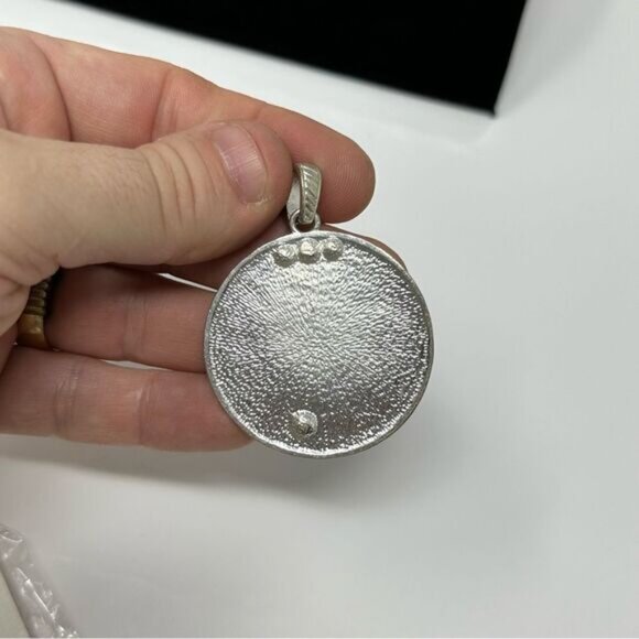 Blue enamel floral pendant - Picture 2 of 2